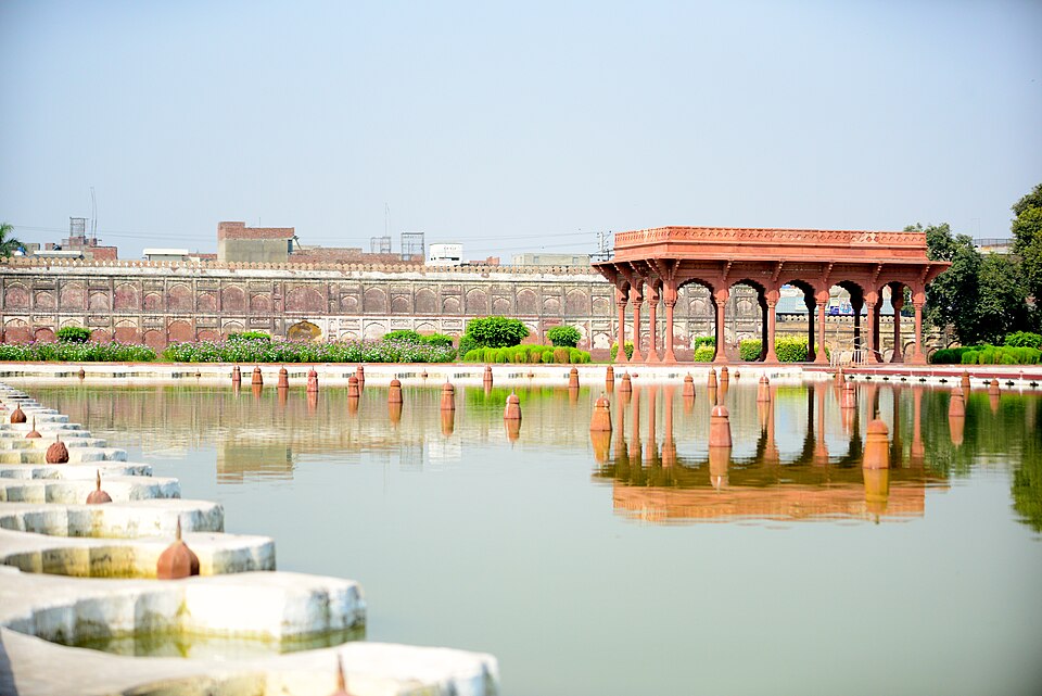 Fayl:Shalimar Gardens - Aunzee 43.jpg