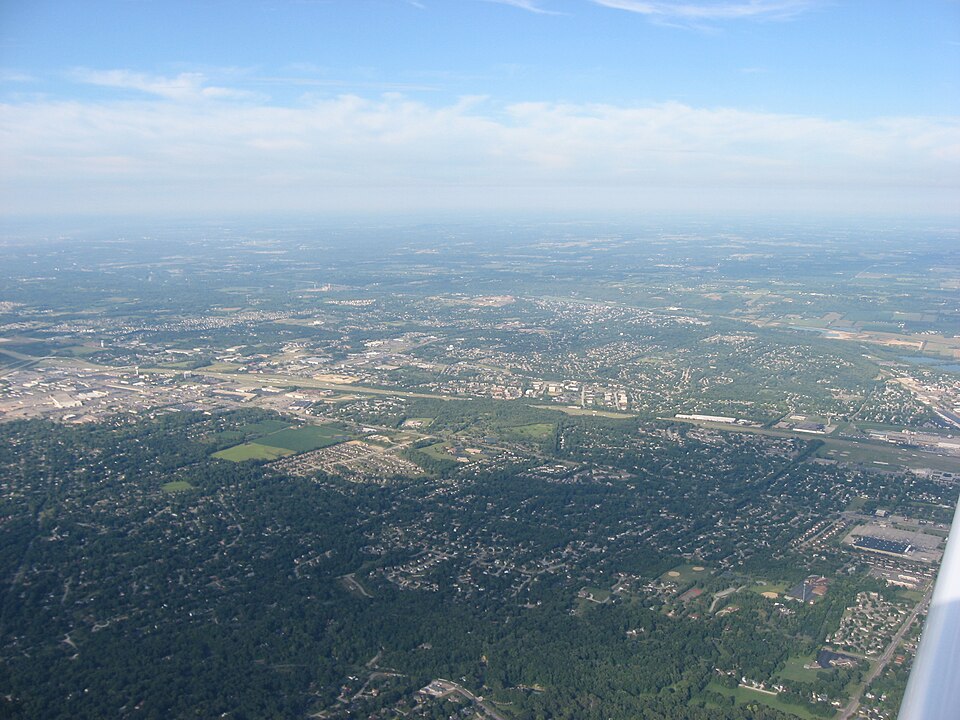 Fayl:West Carrollton from 4500 feet.jpg
