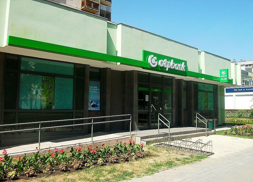 Fayl:OTP bank, Hajdúszoboszló.JPG