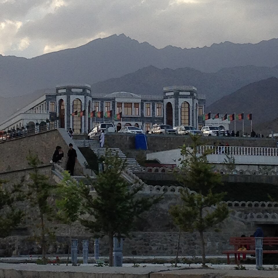 Fayl:Paghman Hill Castle.JPG