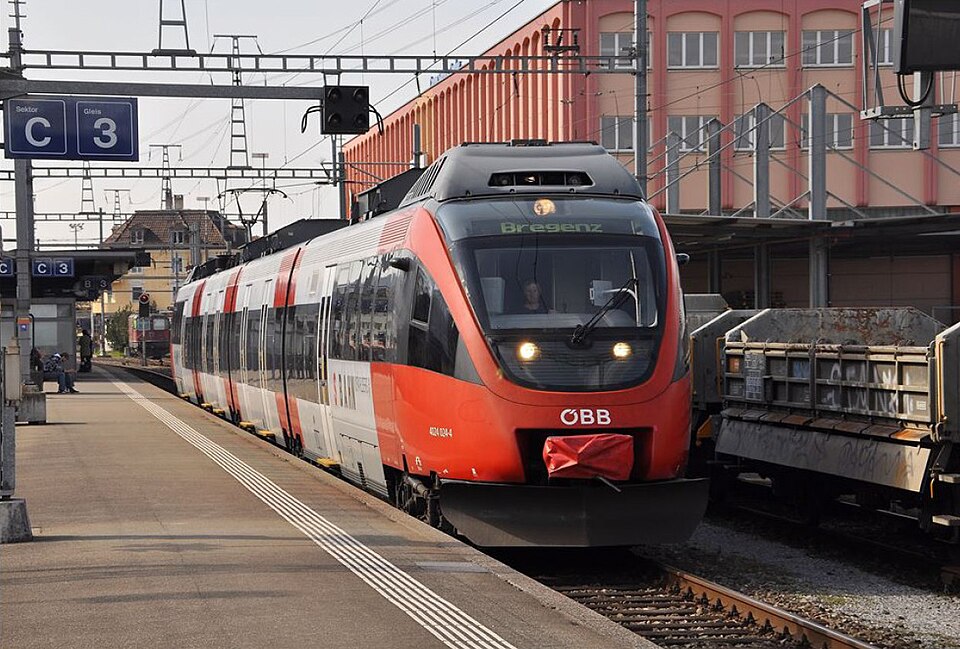Fayl:S-Bahn SG St. Margrethen ÖBB.jpg