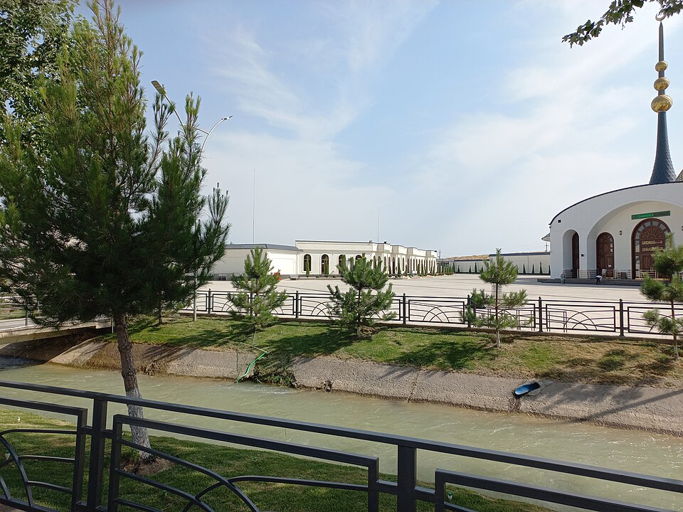Fayl:Afsonalar vodiysidagi masjid 02.jpg