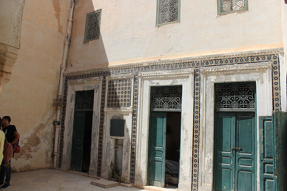 Fayl:Sidi Ali Ennouri mausoleum 11.jpg