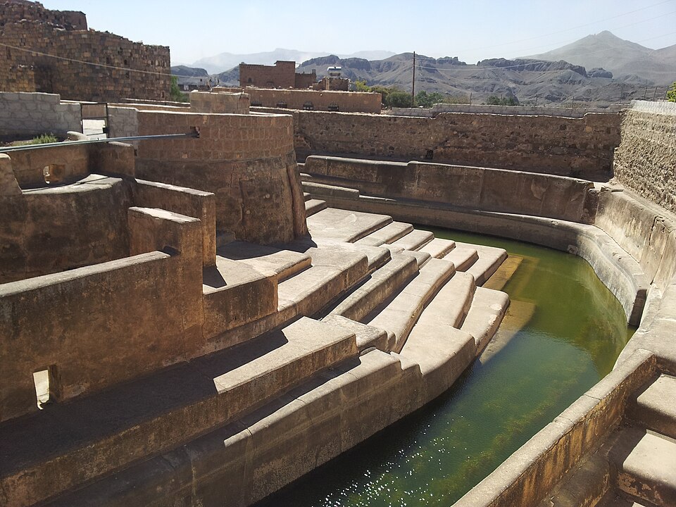 Fayl:Water System, Syedna Yusuf.jpg