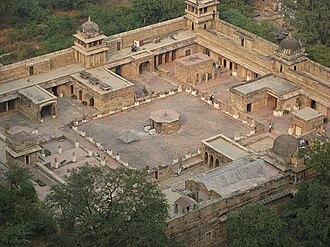 Gujari mahal - panoramio.jpg
