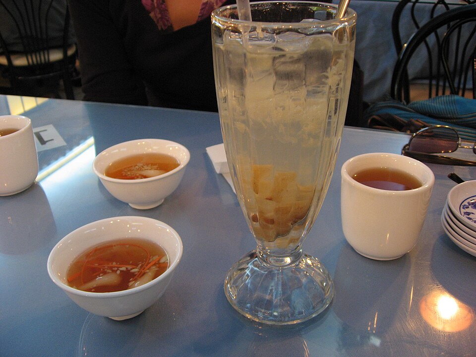 Fayl:Chanhmuoiglass.jpg