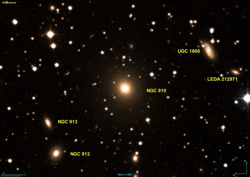 Fayl:NGC 0910 DSS.jpg