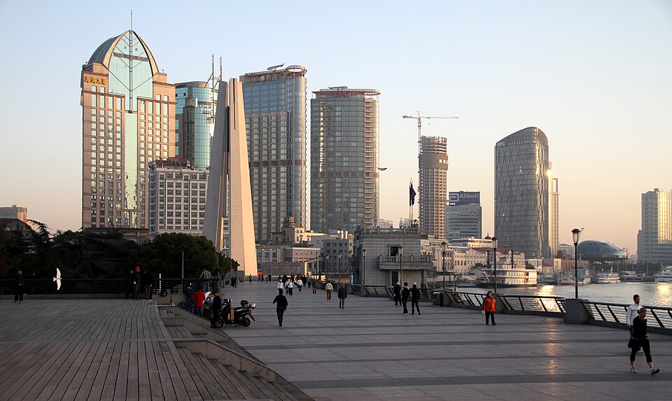 Fayl:Shanghai-Bund-38-Volksheldenmonument-Hochhaeuser-2012-gje.jpg