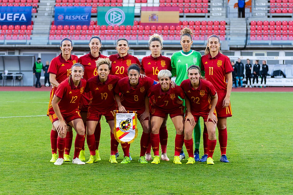 Fayl:Spain womens national team 20181113.jpg