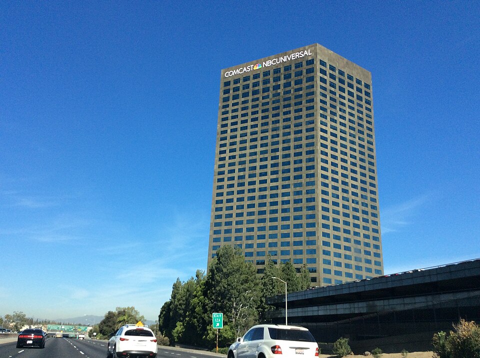 Fayl:Universal City, Comcast-NBCUniversal Headquarters New.jpg