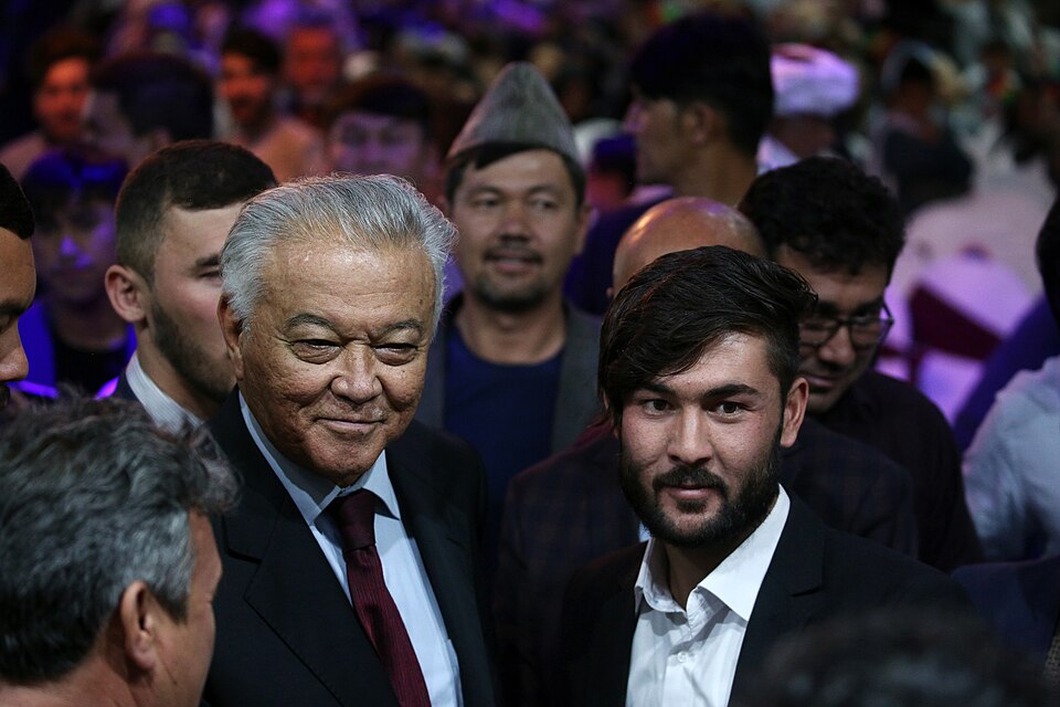 Fayl:Abbas Noyan at campaign.jpg
