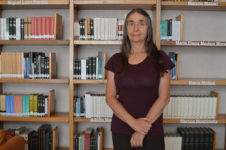 Fayl:Mestra Julia Carabias Lillo.jpg