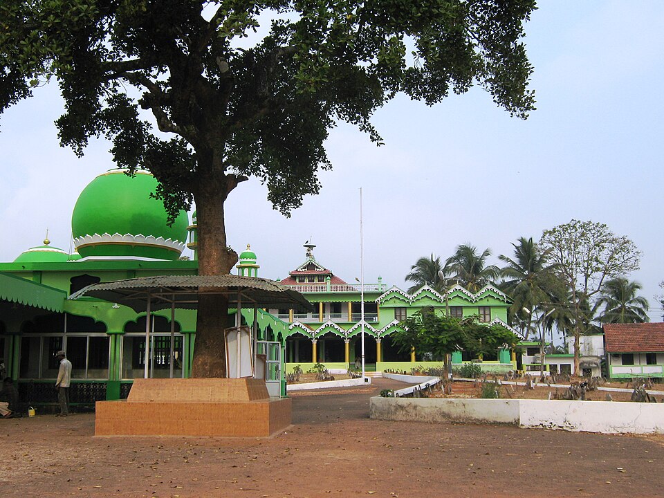 Fayl:Nellikkunnu Mosque (4472451684).jpg