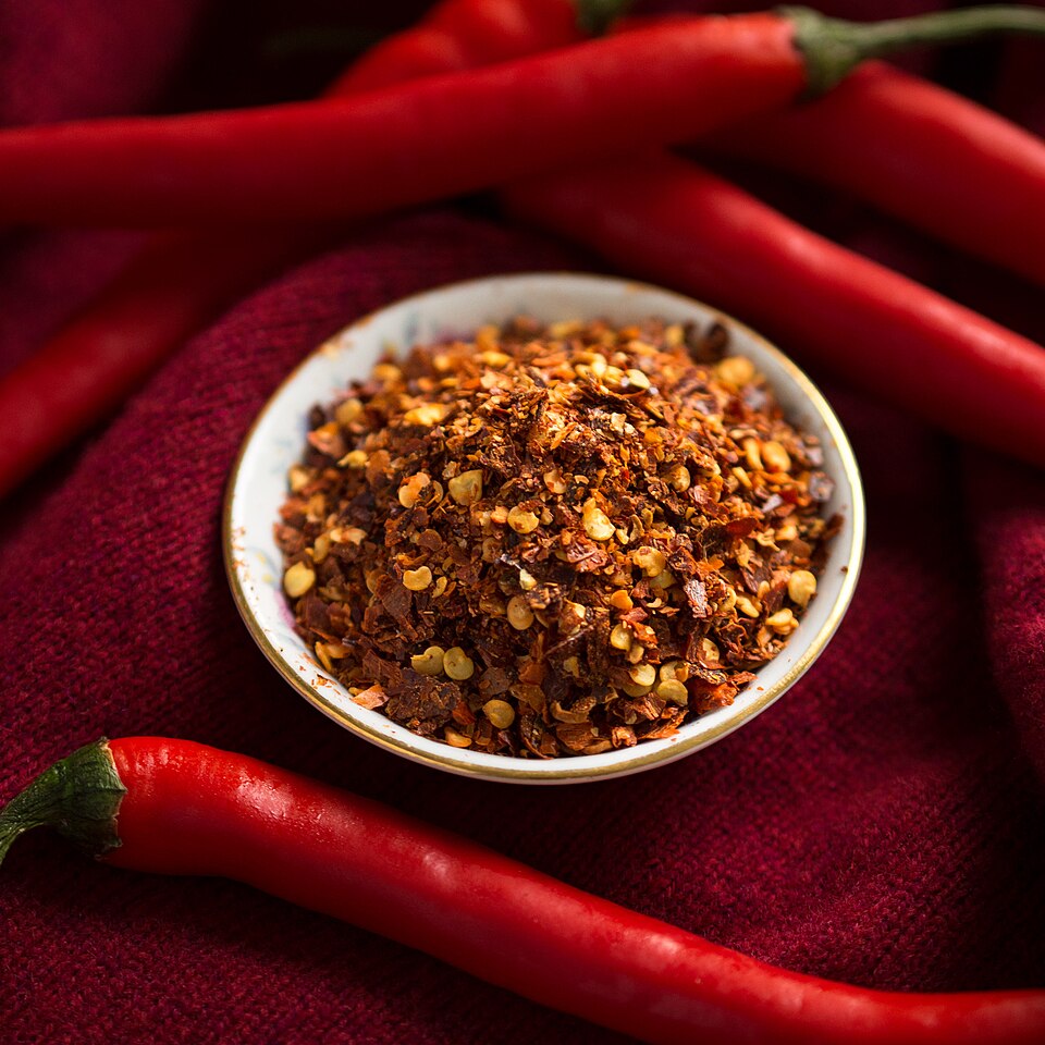 Fayl:2014 Dried chilli flakes.jpg