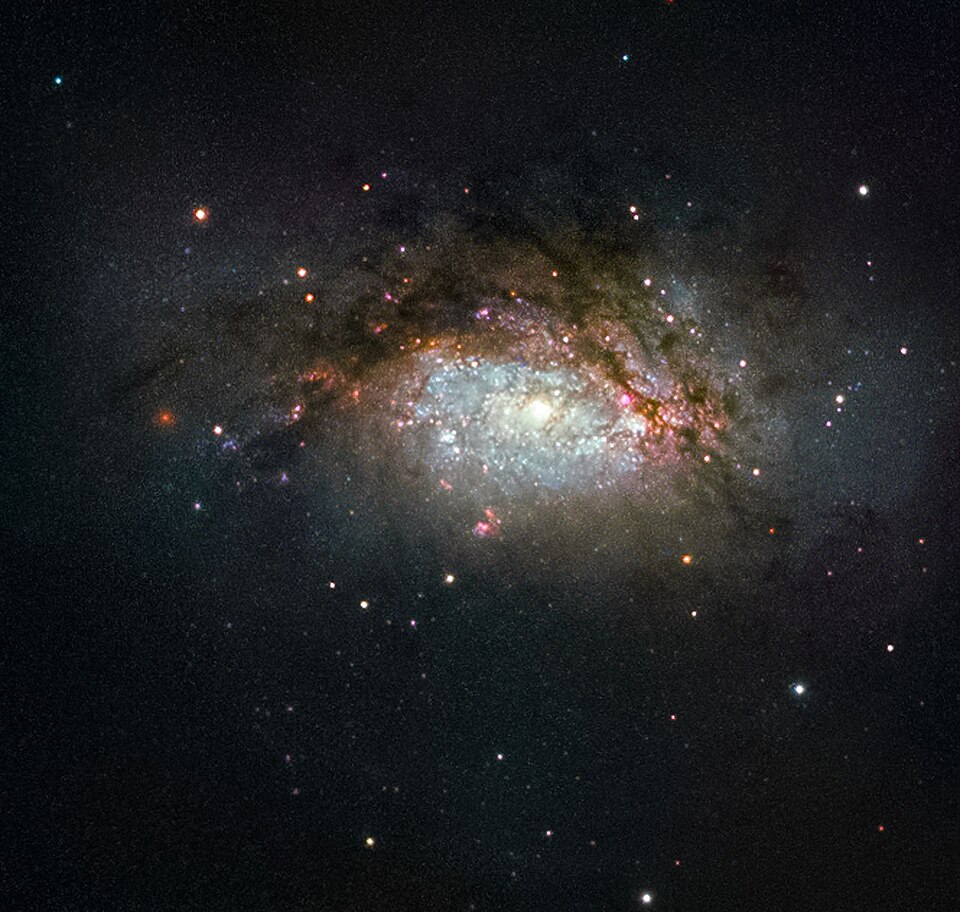 Fayl:A galactic mega-merger.jpg
