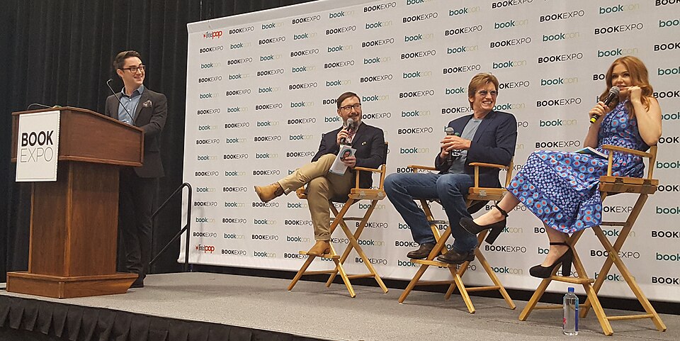 Fayl:BookExpo 2017 (35113529345).jpg
