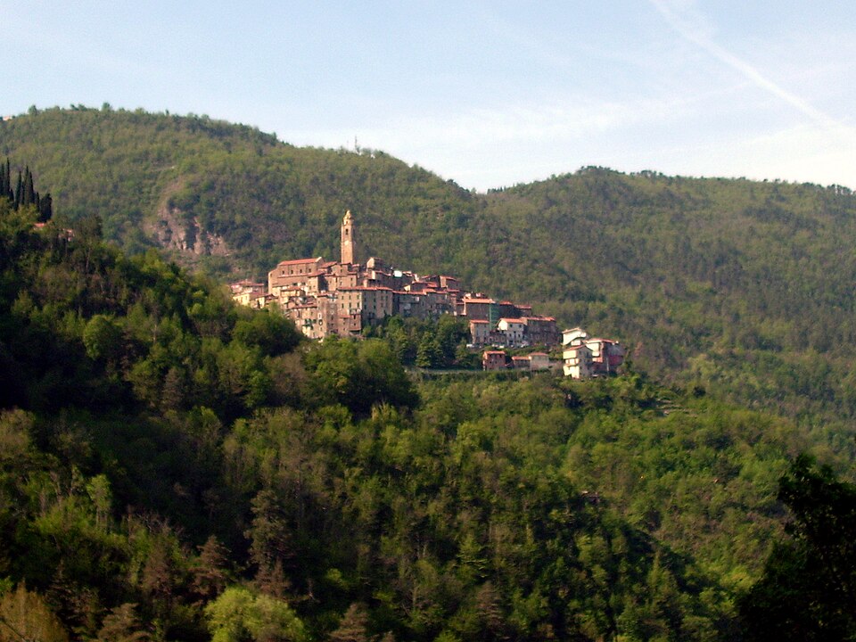 Fayl:Castelvittorio-IMG 0195.JPG