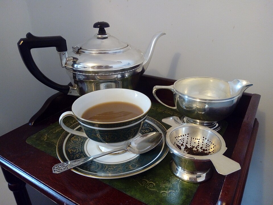 Fayl:English teaware.jpg