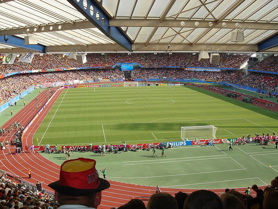 Fayl:Frankenstadion 1.JPG