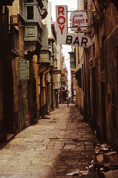 Fayl:Malta GC. Valletta-1967 (8240967236).jpg