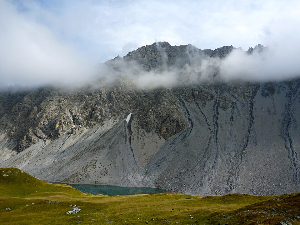 Fayl:Älpliseehorn über see.jpg