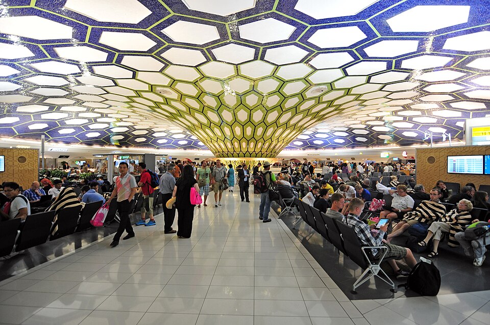 Fayl:13-08-06-abu-dhabi-airport-01.jpg