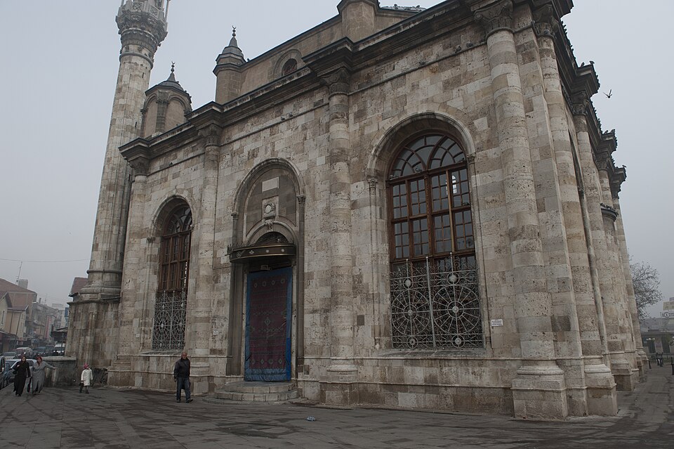 Fayl:Konya Aziziye Mosque 3012.jpg