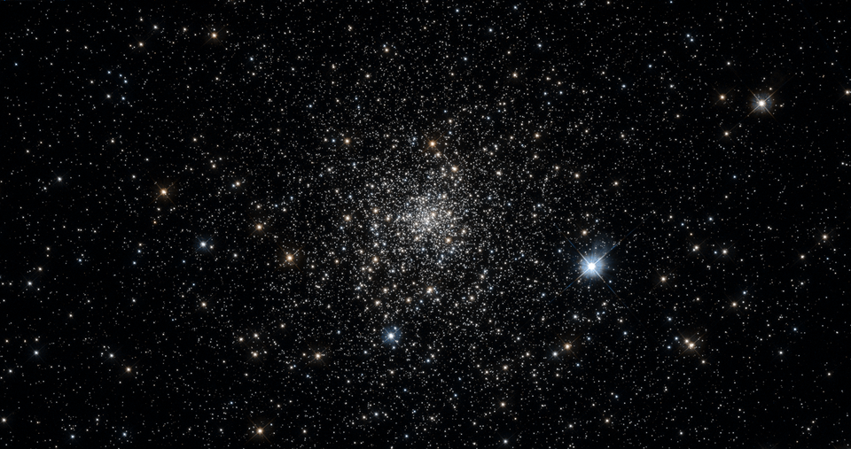 Fayl:NGC 5946 hst 11628 R555B438.png