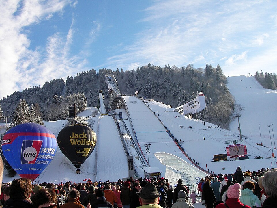 Fayl:Neujahrsskispringen2008.jpg