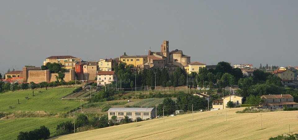 Fayl:San Clemente panorama.jpg