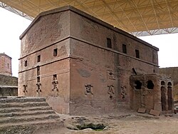Svastikali derazalar (Lalibela tosh cherkovlari, Efiopiya)