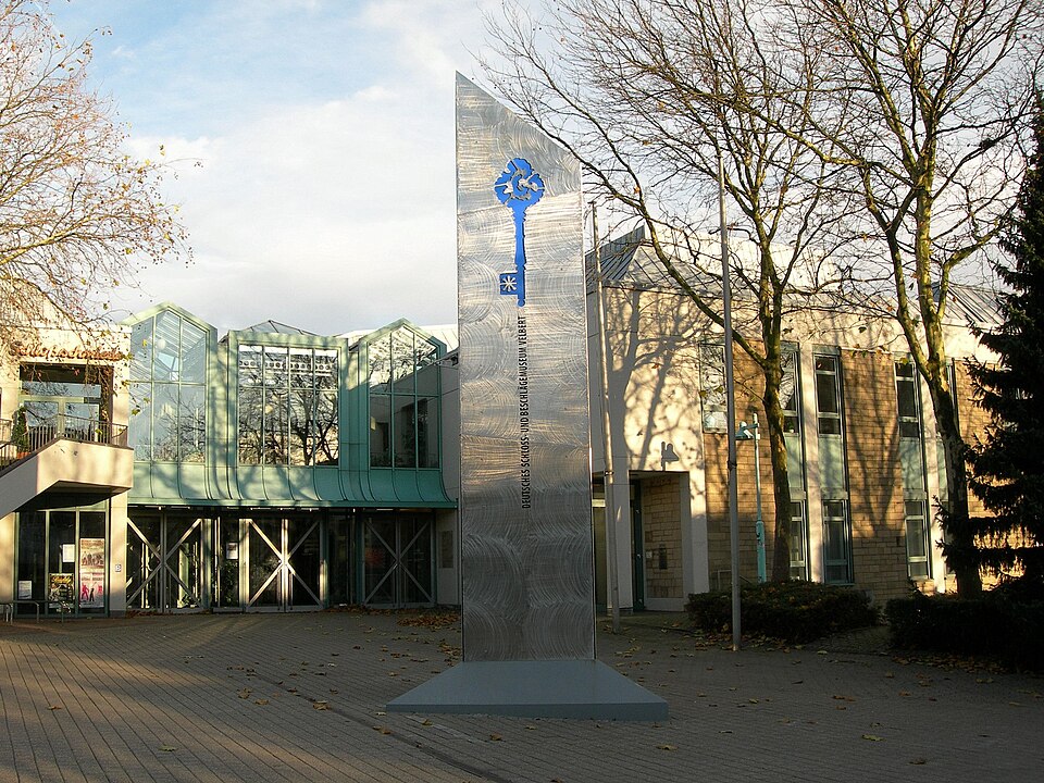 Fayl:Forum Niederberg.jpg