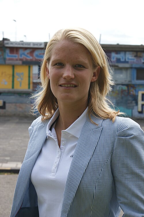 Fayl:Mandy-van-den-berg-1314038940.jpg