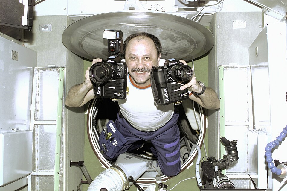 Fayl:Yury Usachev Expedition2.jpg