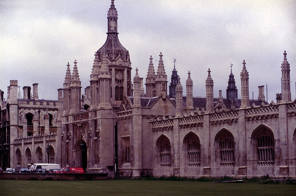 Fayl:Cambridge-158-Kings College-Front-1985-gje.jpg