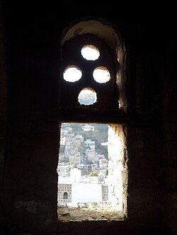 Qirolicha Arva saroyining derazalari