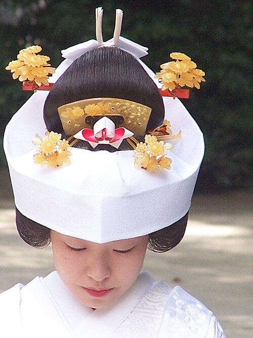 Fayl:Bride at meiji shrine.jpg