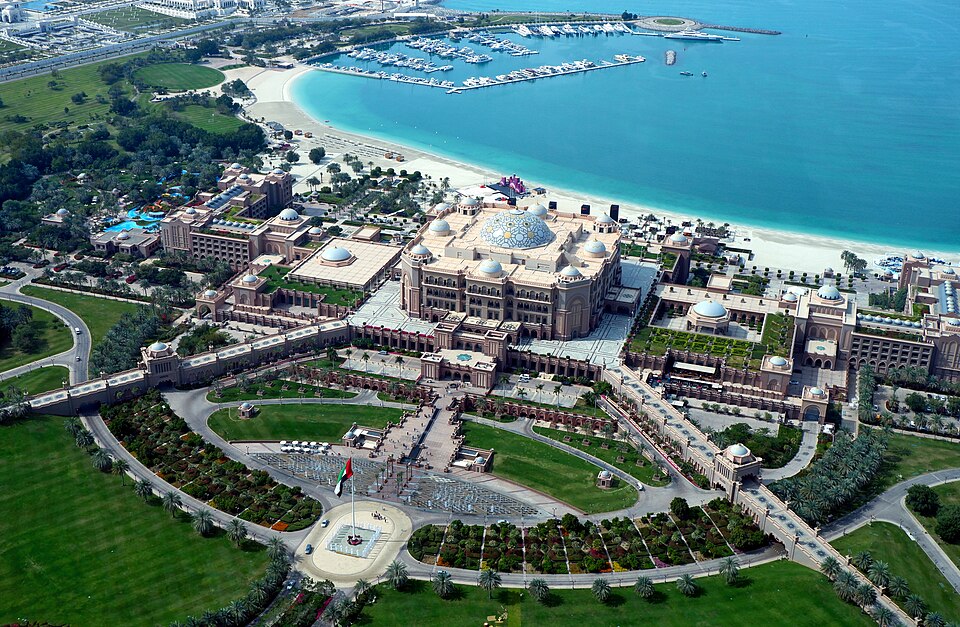 Fayl:Emirates Palace.jpg