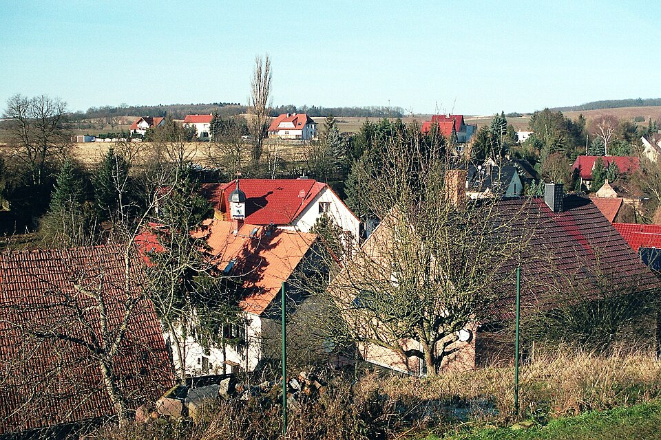 Fayl:Emseloh (Allstedt), Dorfansicht.jpg