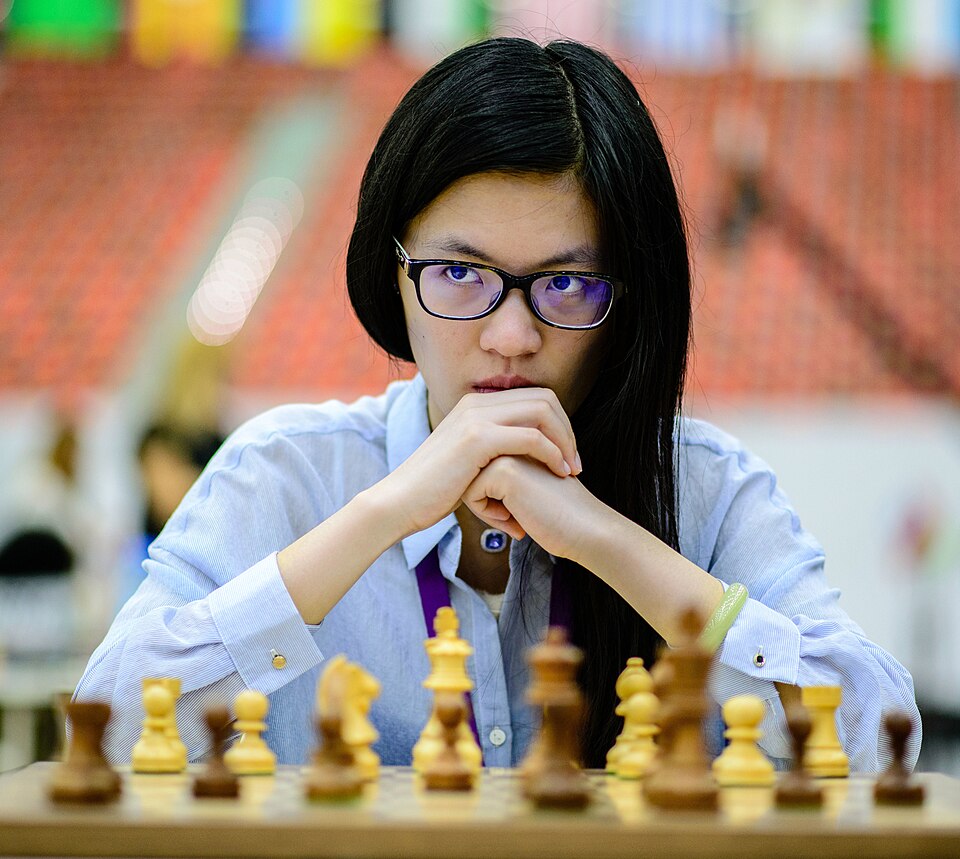 Fayl:Hou Yifan (29762728494) (cropped).jpg