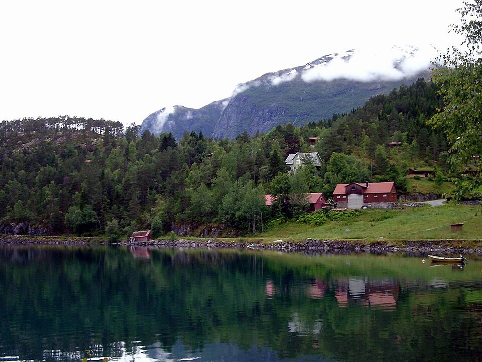 Fayl:Loenvatnet 2.JPG