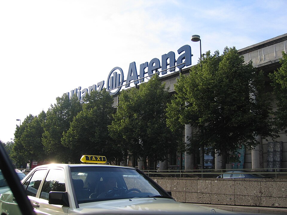 Fayl:Wm hausderkunst allianz arena.jpg
