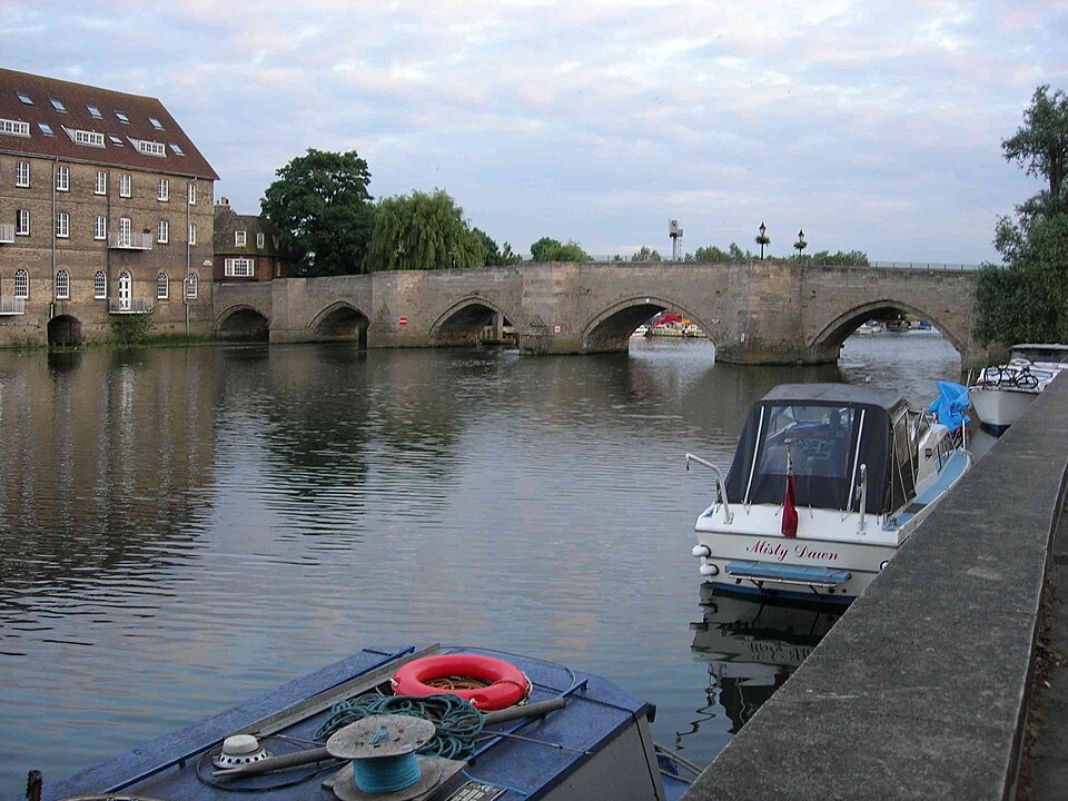 Fayl:Huntingdon Old Bridge.jpg