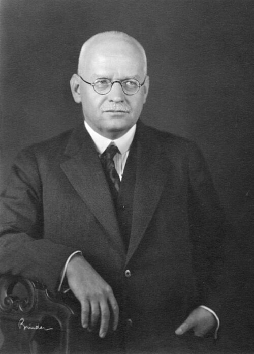 Fayl:Reichskanzler Luther ca1925 146-2002-007-34.jpg
