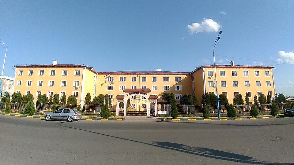 Fayl:Stastic college of Vahdat town.jpg