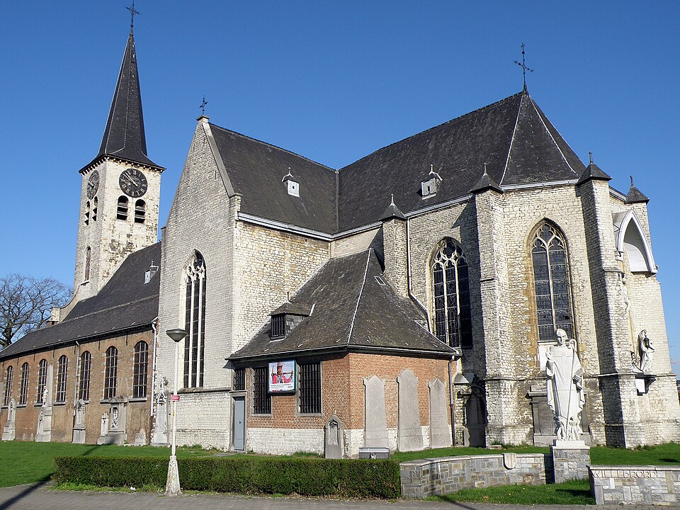 Fayl:Berchem Sint-Willibrorduskerk1.JPG