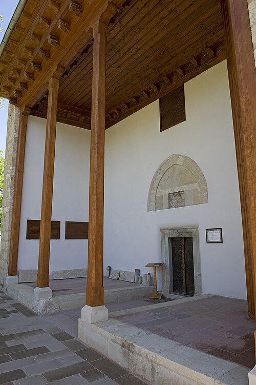 Fayl:Mahmut Bey Mosque 1640.jpg
