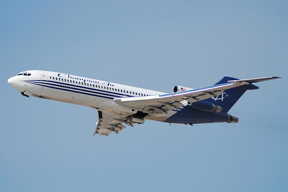Fayl:Boeing 727-2S7 Advanced Champion LAX.jpg