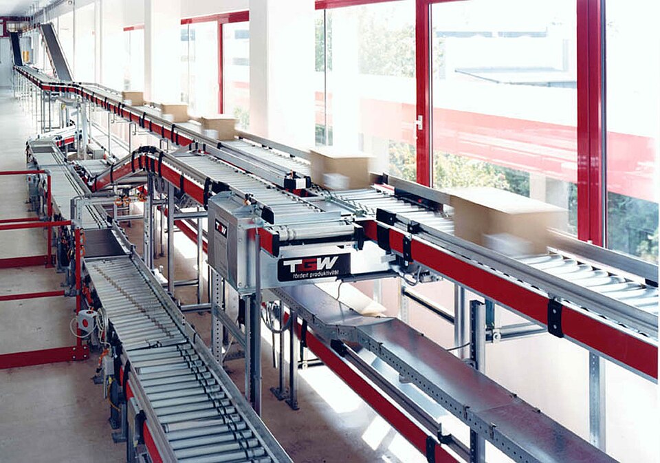 Fayl:Carton Conveyor.jpg