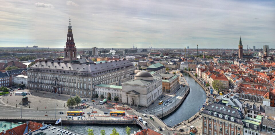 Fayl:Christiansborg fra Nikolaj Kirken.jpg